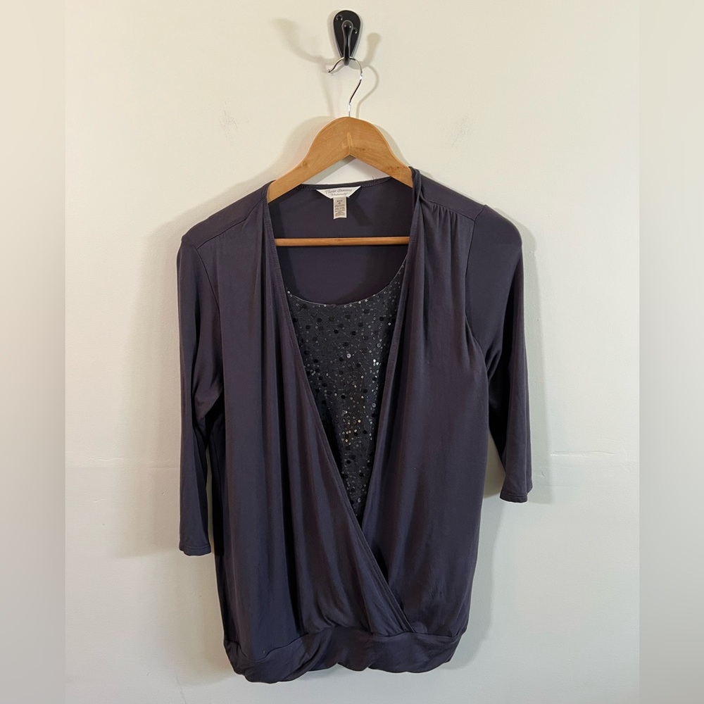Three Seasons Maternity Womens Gray Sequin 3/4 Sleeve Faux Wrap Top